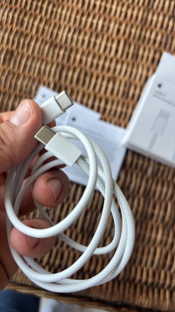 Cable USB-tipo C  a lightning 1.1 modelo A 1703